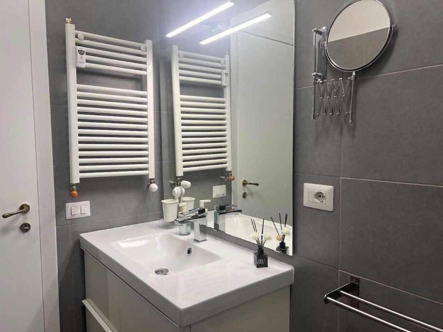 Modern Apartment In Monteverde روما المظهر الخارجي الصورة